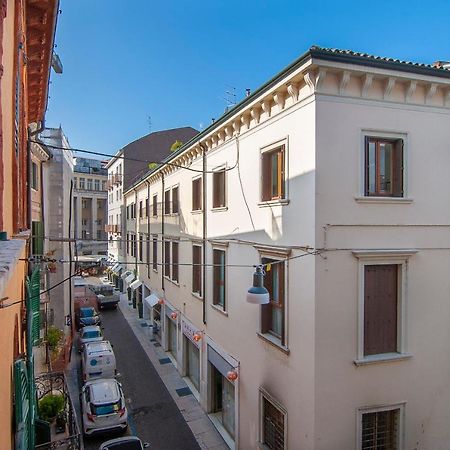 Il Cuscino Di Giulietta - 2 Min From Arena Appartement Verona Buitenkant foto