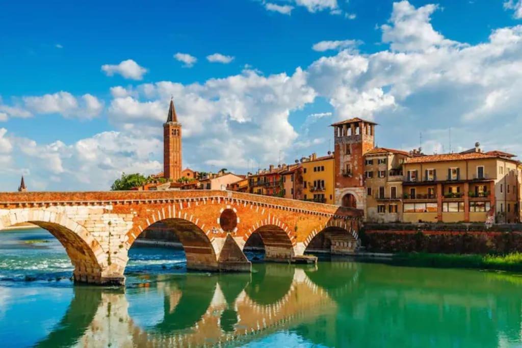 Il Cuscino Di Giulietta - 2 Min From Arena Appartement Verona Buitenkant foto