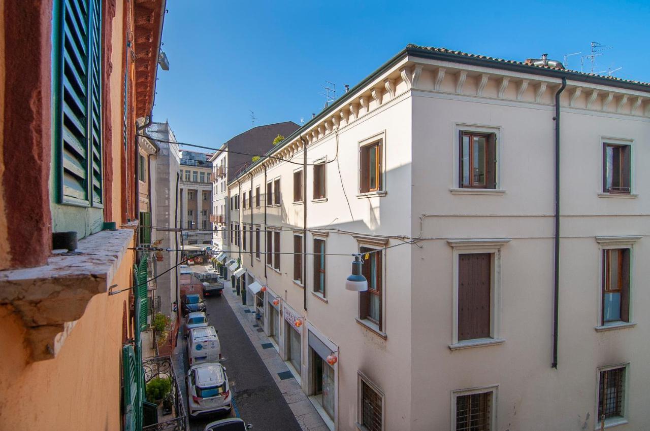 Il Cuscino Di Giulietta - 2 Min From Arena Appartement Verona Buitenkant foto